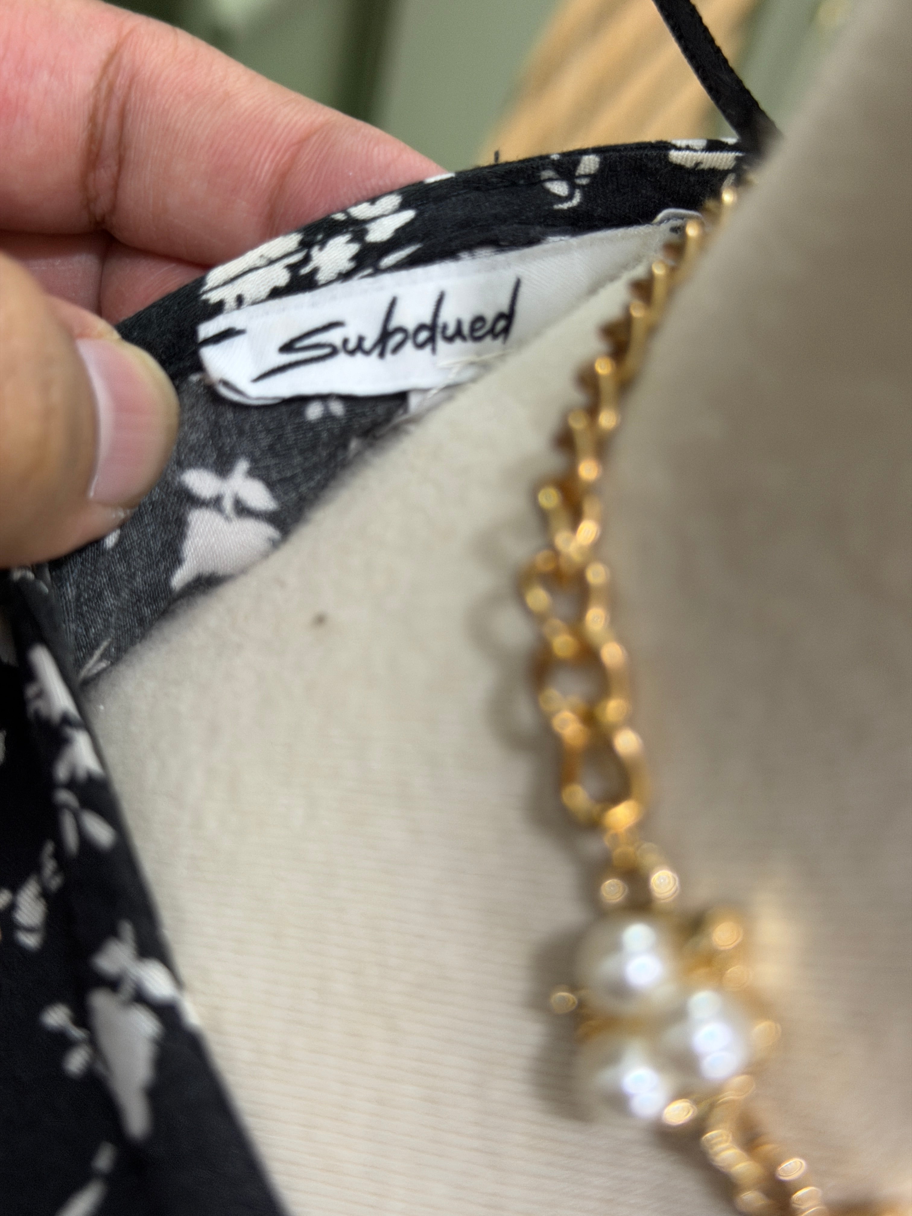 SUBDUED (CONDITION: PREMIUM)