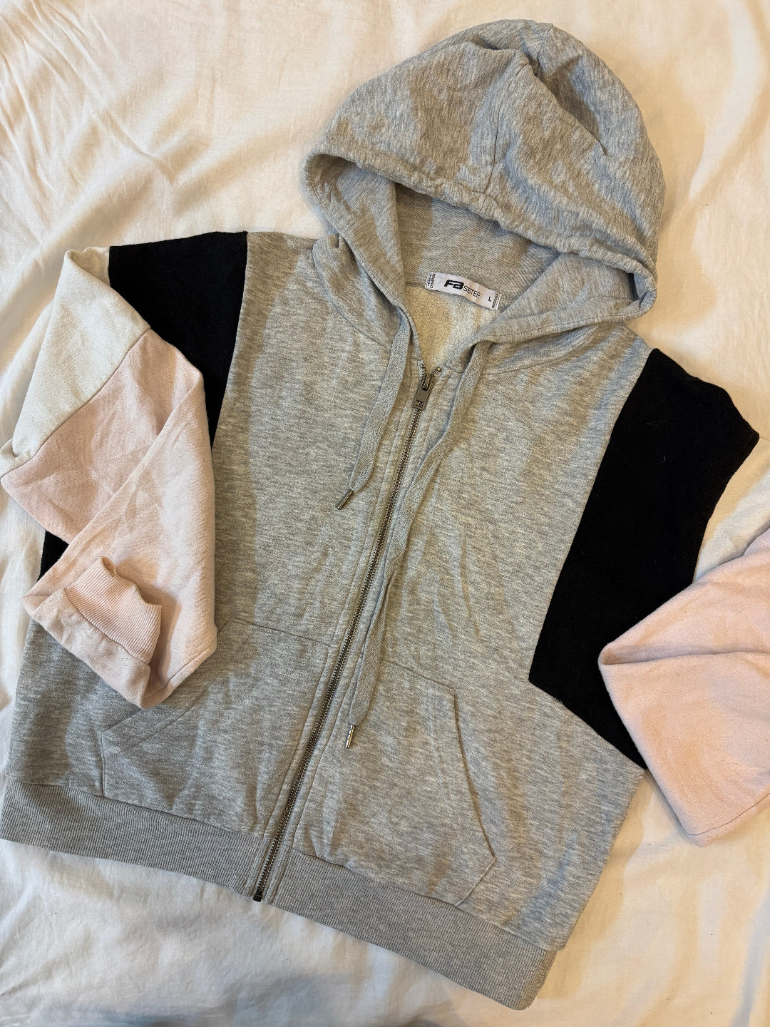 FB SISTERS (CONDITION : PREMIUM PLUS)